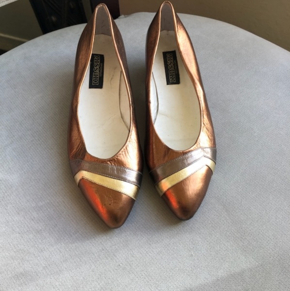 Beautiful vintage gold/copper leather dress shoes